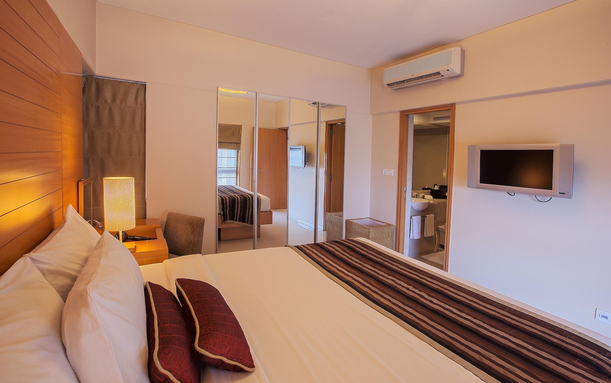 Oakwood Residence Naylor Road Pune Luaran gambar