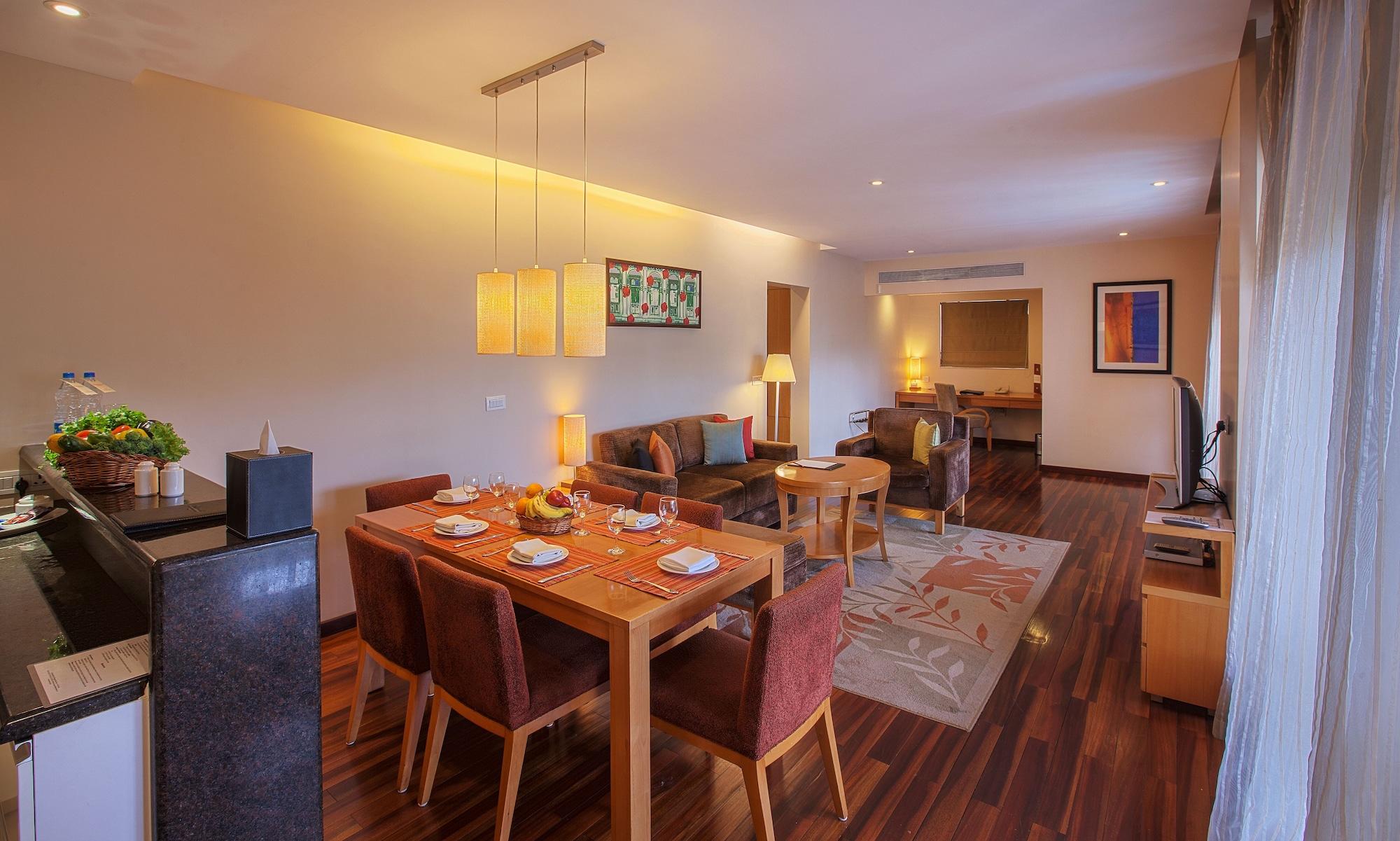 Oakwood Residence Naylor Road Pune Luaran gambar