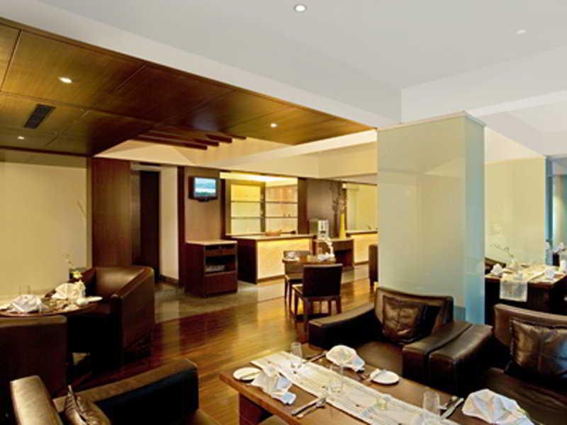 Oakwood Residence Naylor Road Pune Restoran gambar