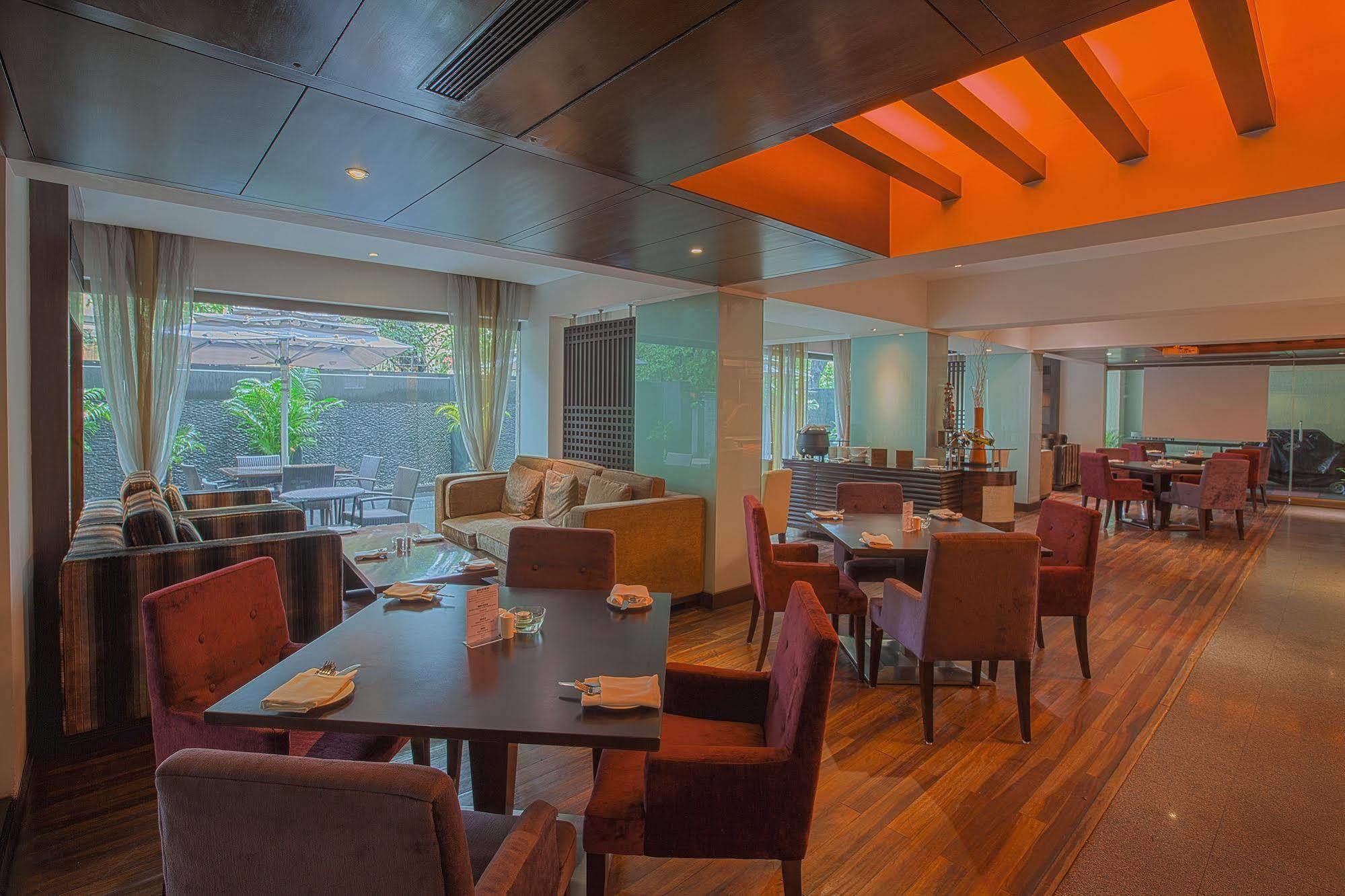 Oakwood Residence Naylor Road Pune Luaran gambar